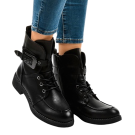 Botas pretas com fivelas 404 preto