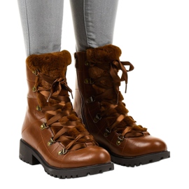 Botas isoladas Camel K90 marrom