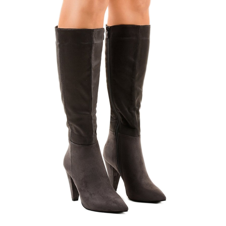 Botas femininas de camurça cinza no poste 8677