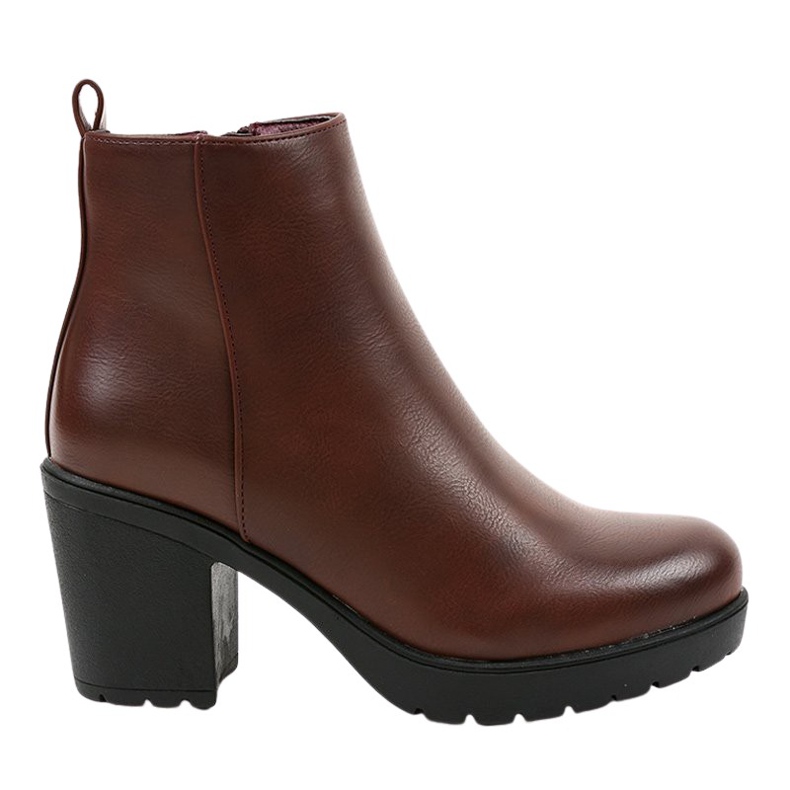 Botas cor de vinho no posto BM172 vermelho