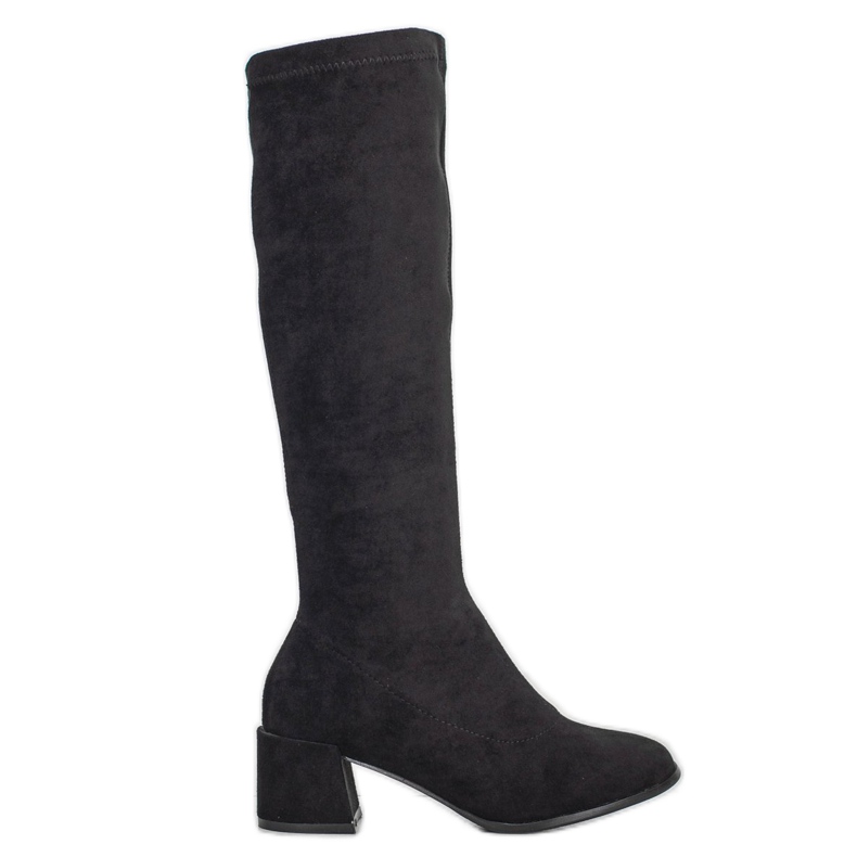 Filippo Botas de camurça em um pilar preto