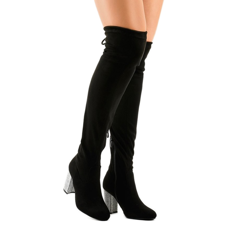 Botas de camurça preta em poste decorado BM150 preto