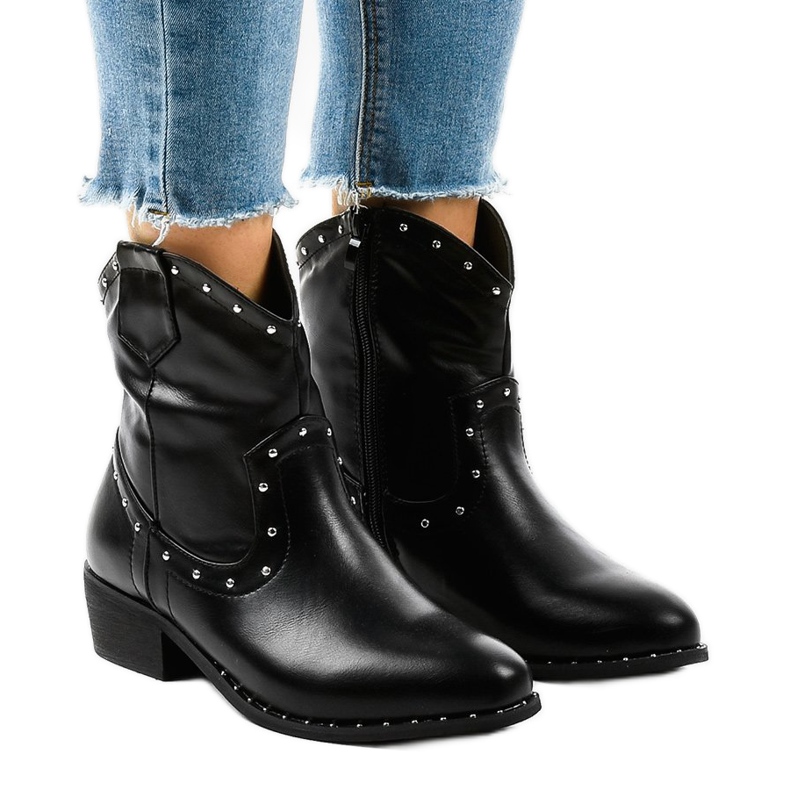 Botas pretas com tachas L893-1 preto