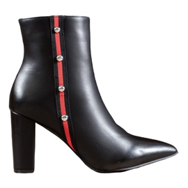 SHELOVET Botas com cinto decorativo preto