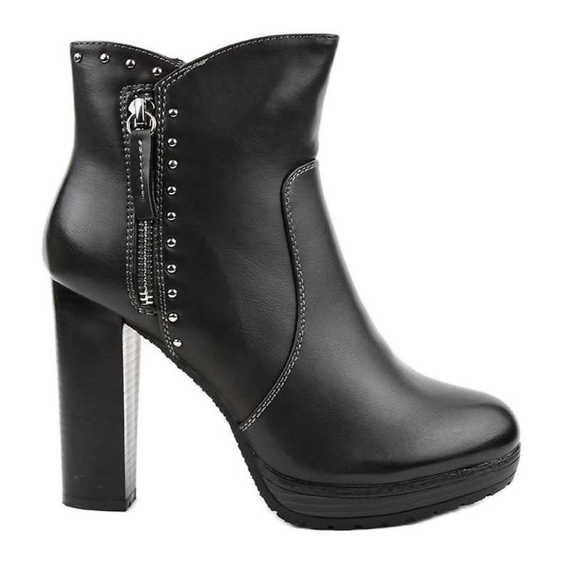 Botas cinza isoladas no posto 88057