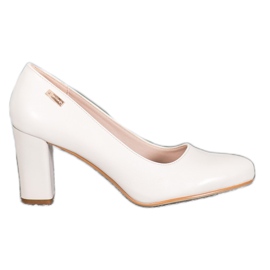 Sergio Leone Bombas confortáveis ​​em um pilar marrom