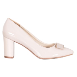 Sergio Leone Bombas elegantes em um pilar castanho