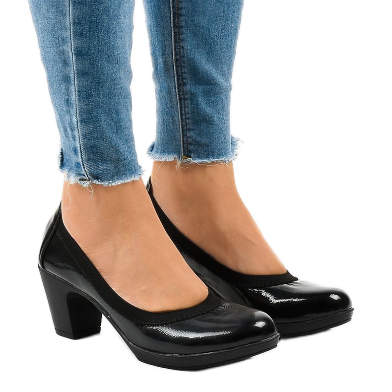 Bombas laqueadas pretas no pilar 579-2 preto