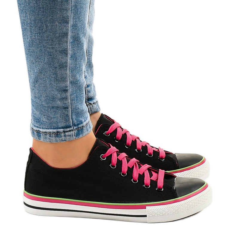 Tênis preto clássico baixo W03 verde