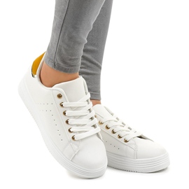 Tênis branco clássico na plataforma BK-52 Tênis branco clássico na plataforma BK-52