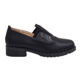 Sapatos deslizantes pretos com tachas X527