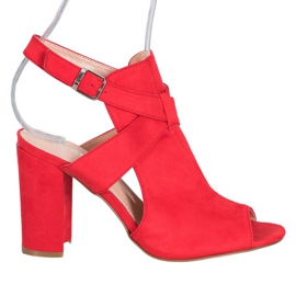 Seastar Sandálias elegantes em um bar vermelho Seastar Sandálias elegantes em um bar vermelho