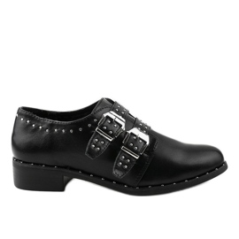 Sapatos pretos com tachas no bloco NC168