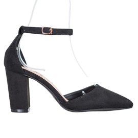 Seastar Bombas de camurça em um pilar preto Seastar Bombas de camurça em um pilar preto