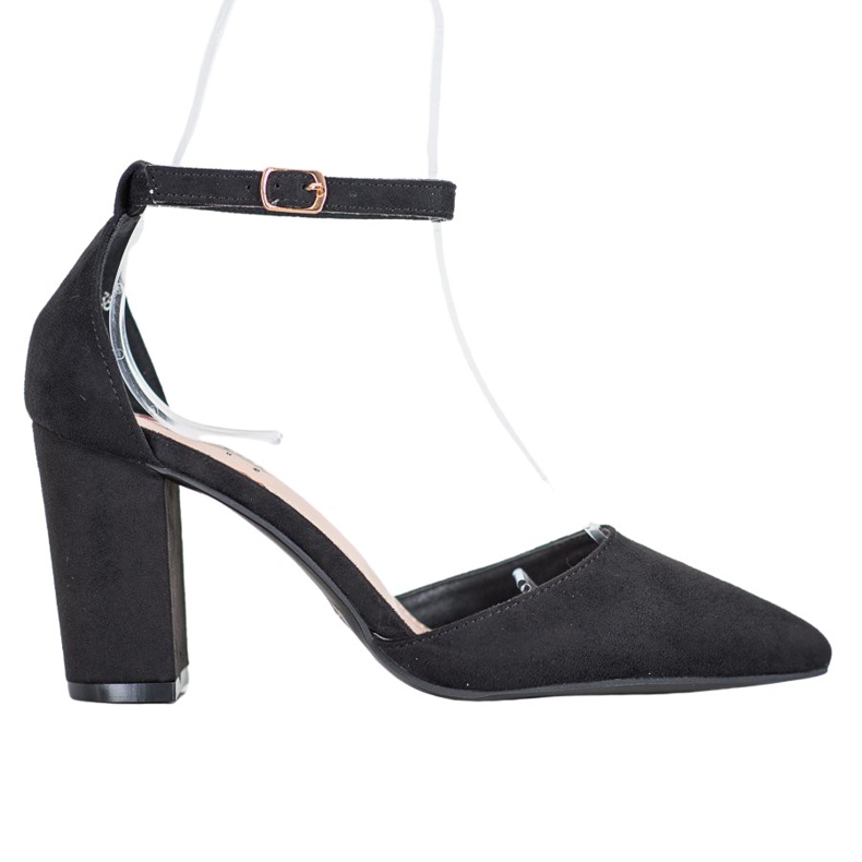 Seastar Bombas de camurça em um pilar preto