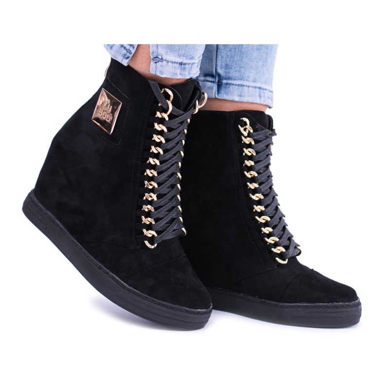 Tênis feminino Lu Boo com corrente em camurça preta Monica preto