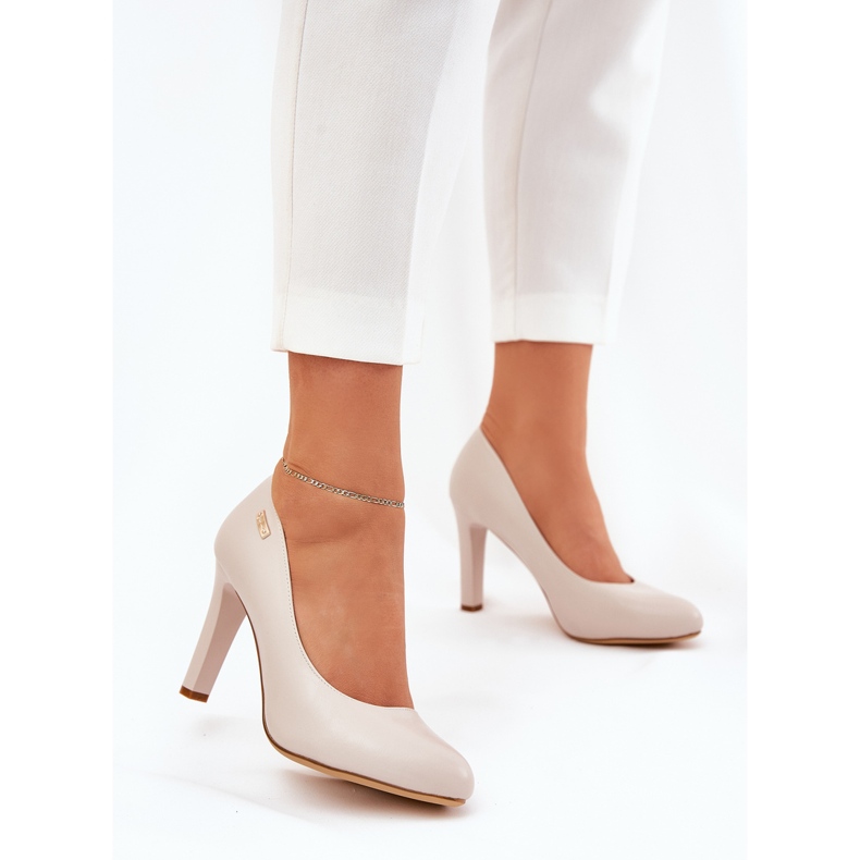 Bombas femininas no cinza pós -Sergio Leone