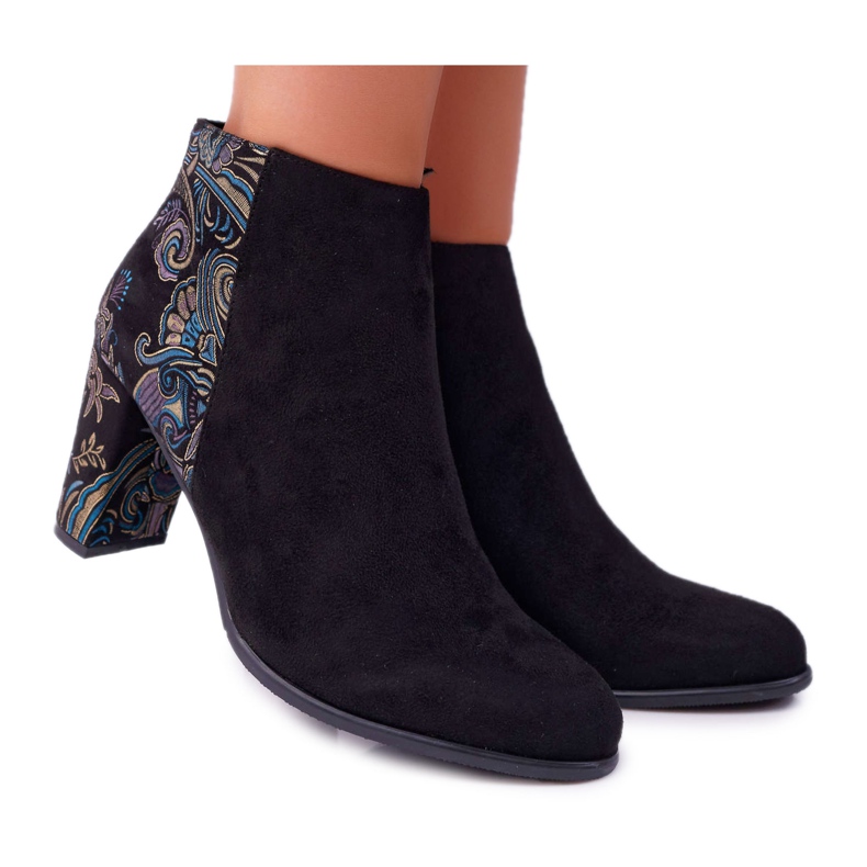 Sergio Leone Botas pretas no Post Folk Eros Flowers preto