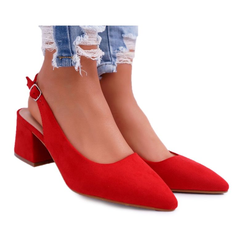 Sapatos femininos no calcanhar no Spitz Red Contrail vermelho