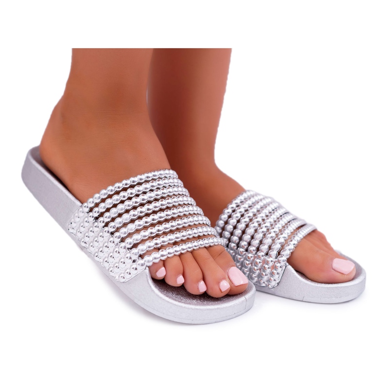 Chinelos femininos com elavi prateado frisado cinza