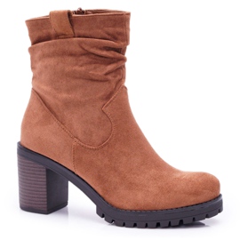 FB2 Botas femininas de salto em camurça camelo Celma marrom