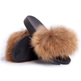 Chinelos femininos com pele natural Camel Naturis castanho