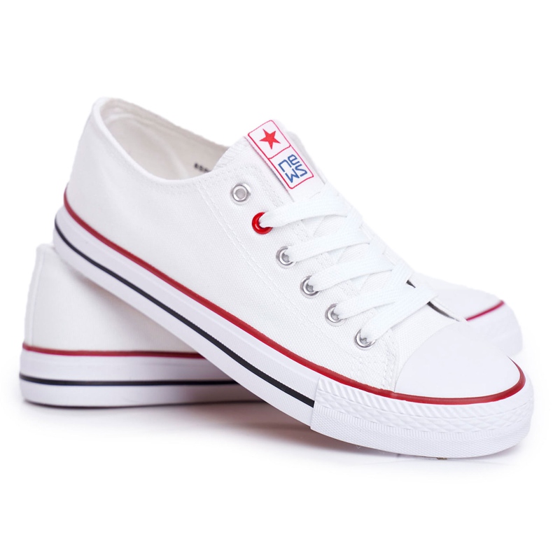 Tênis feminino branco de flamenco