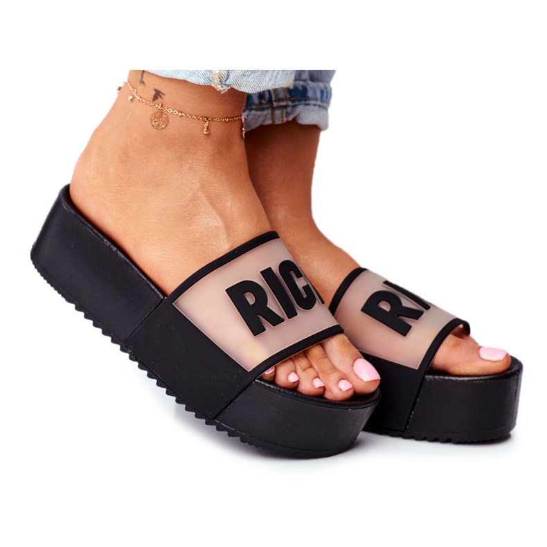 SEA Chinelos femininos pretos ricos na plataforma