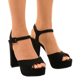 Sandálias pretas em poste de camurça AT-0660-L preto