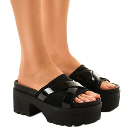 Sapatos de salto alto preto M806