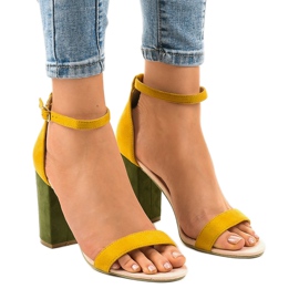 Sandálias amarelas e verdes em poste com fivela 0280-135 amarelo Sandálias amarelas e verdes em poste com fivela 0280-135 amarelo