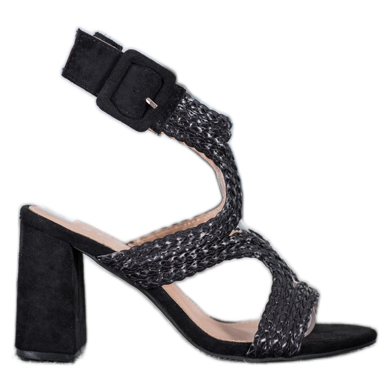 SHELOVET Sandálias trançadas em um bar preto