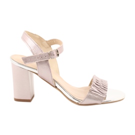 Sandálias de couro no poste do Gamis 3949 rosa cinza