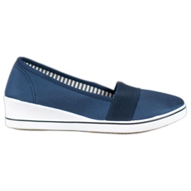 Renda Slipons azul marinho em uma cunha azul-marinho