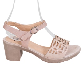 Kylie Sandálias confortáveis ​​em um poste grosso castanho