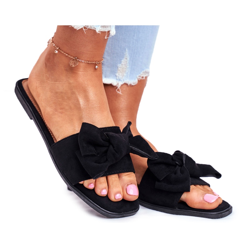 Chinelos femininos da Malásia com laços pretos