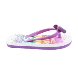 American Club Chinelos de garotas, flip -flops roxos com um arco tolet American Club Chinelos de garotas, flip -flops roxos com um arco tolet