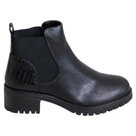 J. Star Botas deslizantes em um poste preto