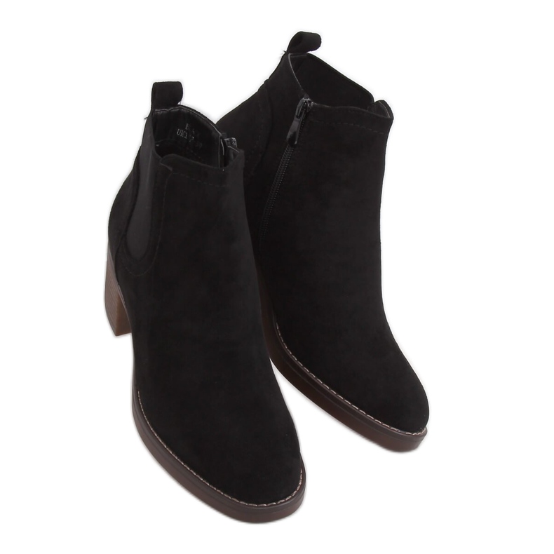 Botas pretas com salto largo UK18P Preto