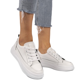 Tênis branco com sola R50 mais alta preto