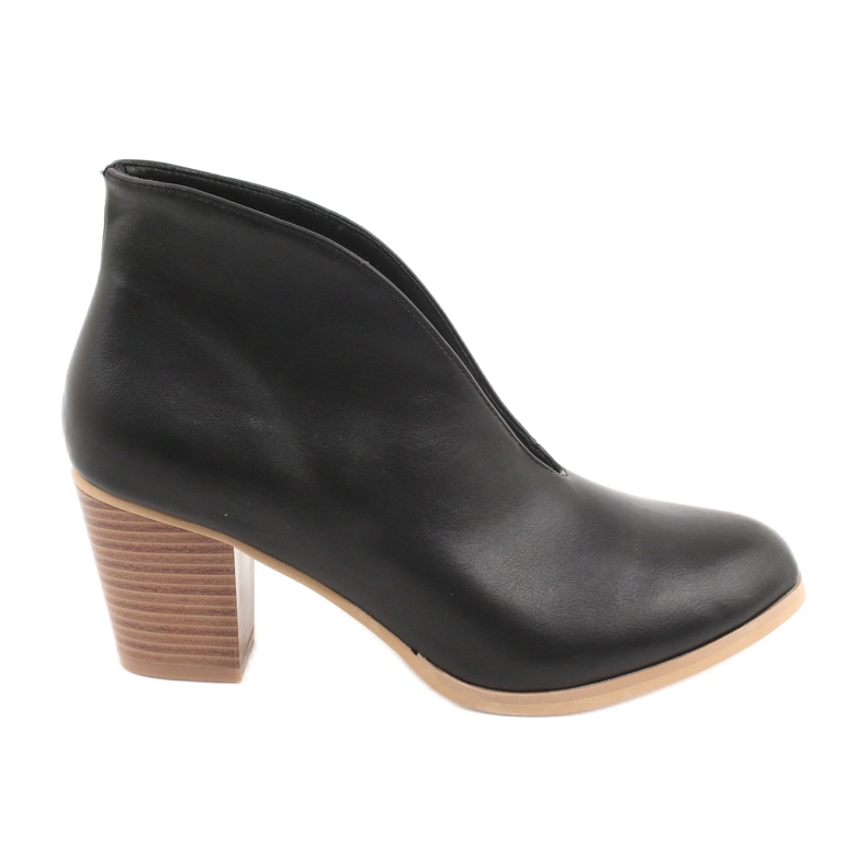 Botas pretas com recortes no poste NS128P preto