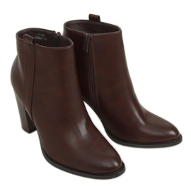 Botas clássicas marrons UK08P Marrom no poste castanho
