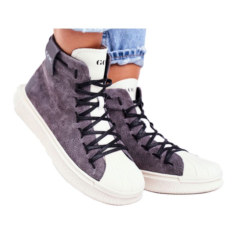 Calçados esportivos femininos em couro GOE cinza GG2N3049