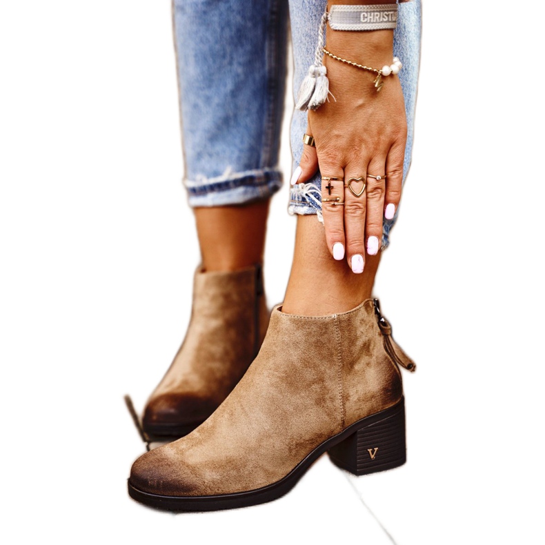 Vinceza Botas femininas com salto camurça bege volares Vinceza Botas femininas com salto camurça bege volares