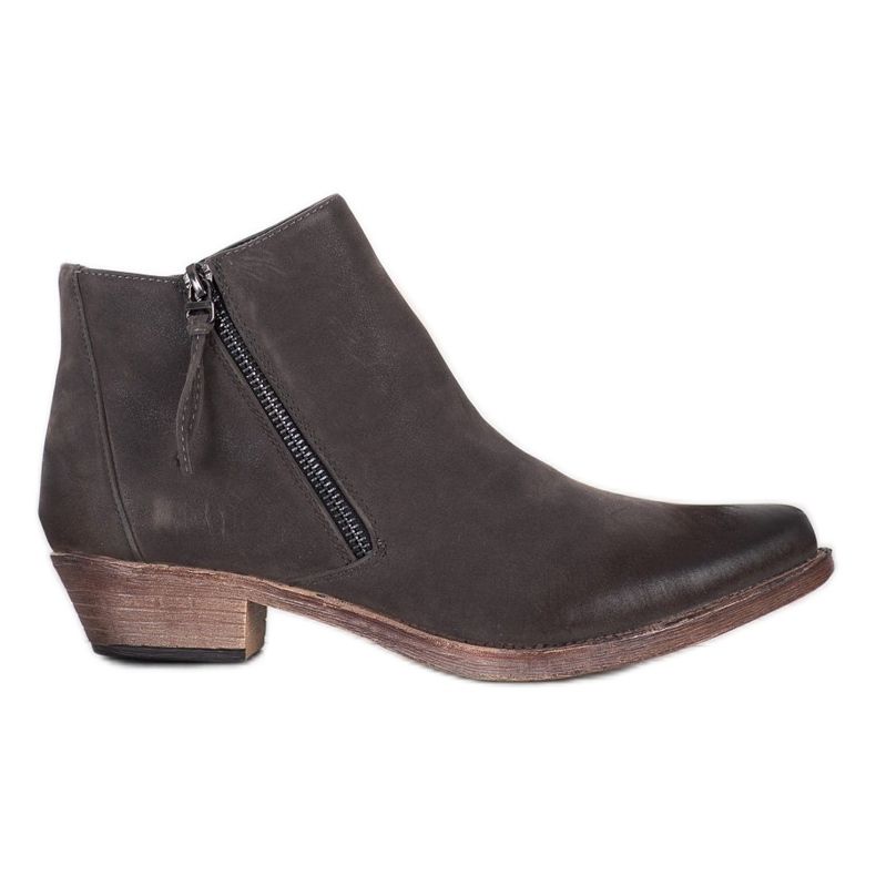 Kylie Cowgirls no controle deslizante castanho