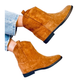 Botas de caubói em uma cunha de camelo J936 escondida marrom