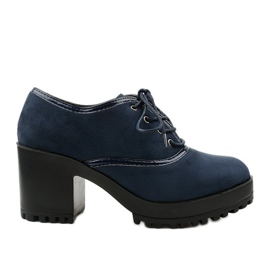 Botas de tornozelo azul marinho amarradas em um bloco Clearfall azul-marinho