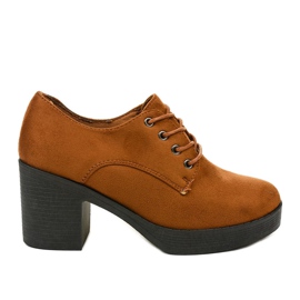 Botas de camelo amarradas no bloco Thelvyn marrom