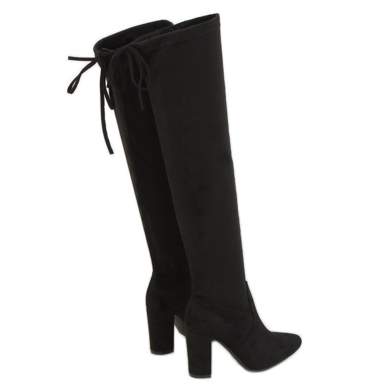 Botas pretas na coluna Qualidade II 750-06 preto