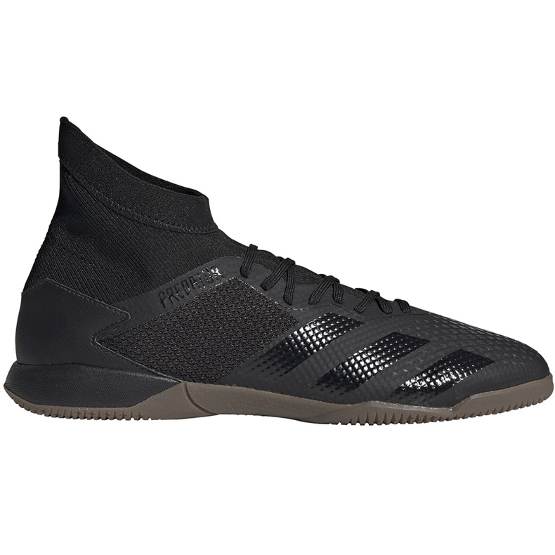 Chuteiras adidas Predator 20.3 em preto EE9573